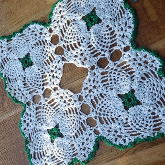 Handmade doili table square 2 - Picture 2 of 2